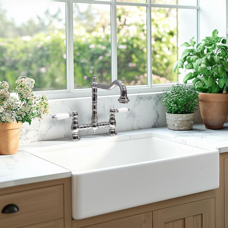 PB Nostalgisk Kökblandare Krom vinklad pip med vita handtag PBN.CHR.H.WH