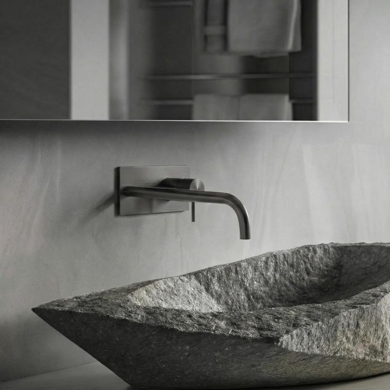 Waterevolution Flow inbyggd tvättställsblandare med täckplatta PVD Gun Metal med utlopp 25 cm T1161GME-25