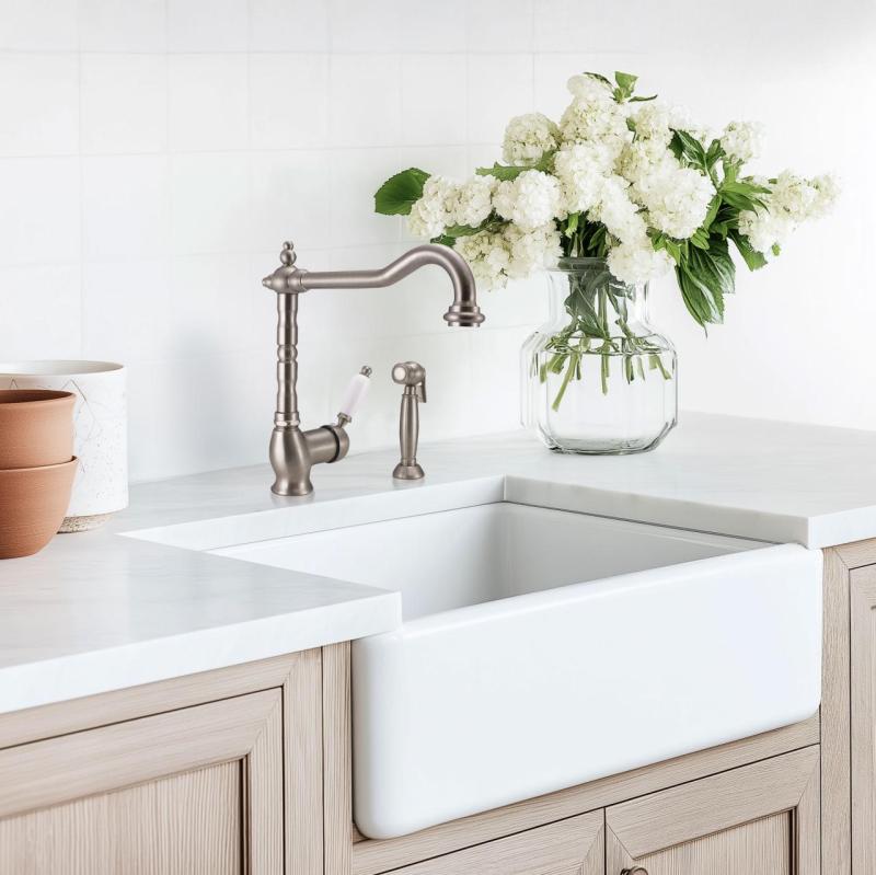 PB Nostalgisk köksblandare med separat utdragbar handdusch i rostfritt stål