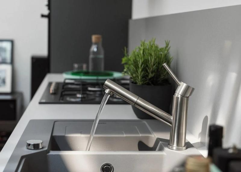 Franke Orbit massiv rostfri låg kökskran med utdragbar pip inox 115.0569.461