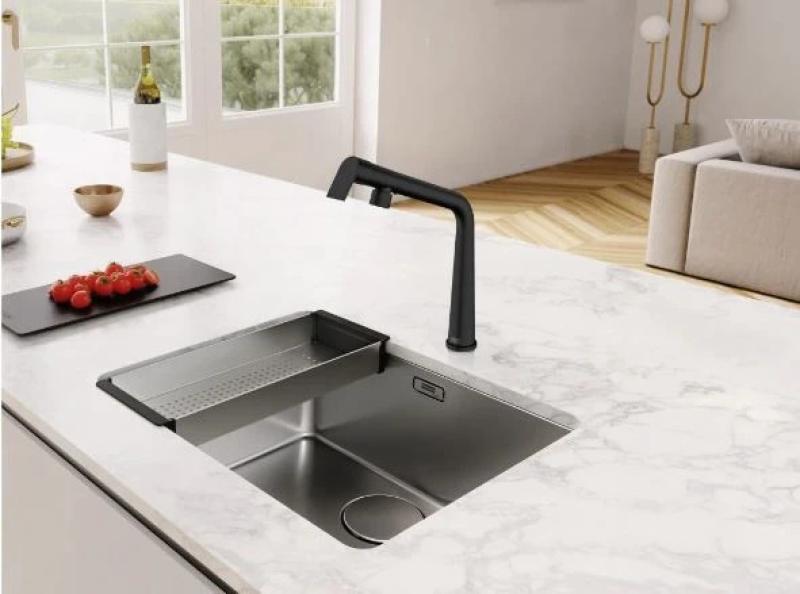 Franke Icon Köksblandare matt svart med svängbar pip 115.0625.187