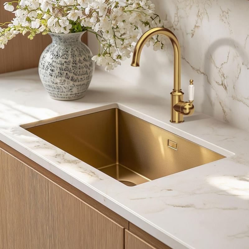 Quadri Worksop Klassisk Nostalgisk Gyllene PVD Kökskran med Keramiskt Handtag 1208956102