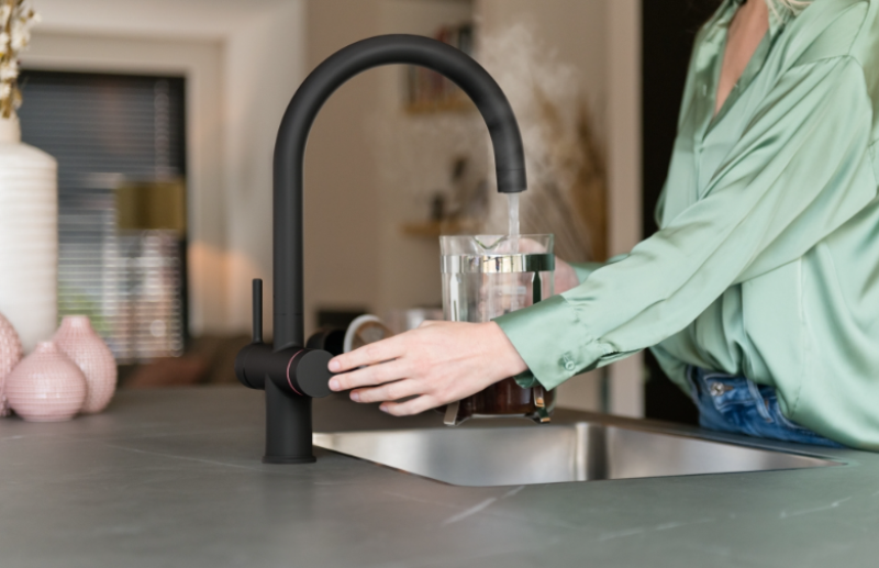 Franke Maris vattenhub 4L panna 3-i-1 med Touch elektronisk kokande vattenkran matt svart 160.0702.518