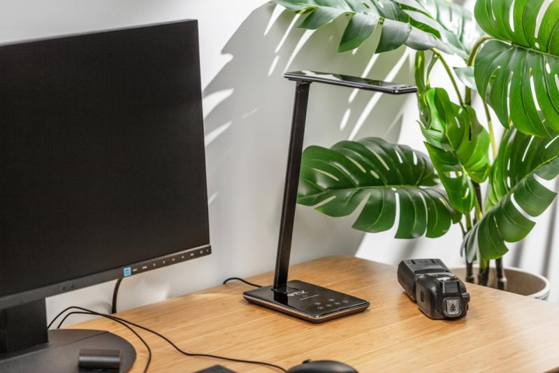 Dekor Skrivbordslampa Tritton 6W 340lm AC220-240V 4-CCT Trådlös Laddning USB PF>0,5 RA>80 svart 1208962518