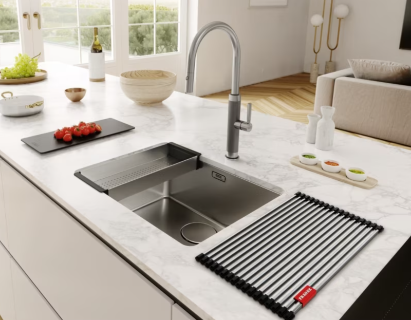 Franke Mythos Masterpiece Köksblandare med J-utlopp, utdragbar duschhuvud, helt i rostfritt stål 115.0711.554