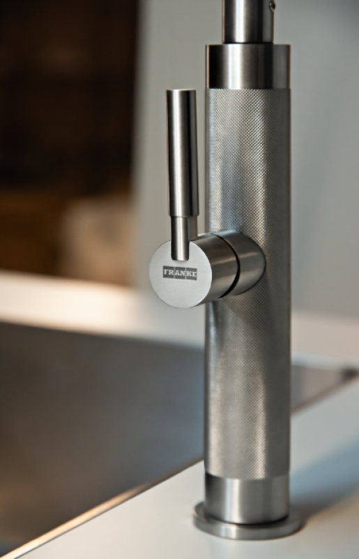 Franke Mythos Masterpiece Köksblandare med J-utlopp, utdragbar duschhuvud, helt i rostfritt stål 115.0711.554