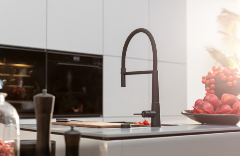 Franke Icon Enhandtags Köksblandare med Flexibel Handdusch, Svart 115.0690.598