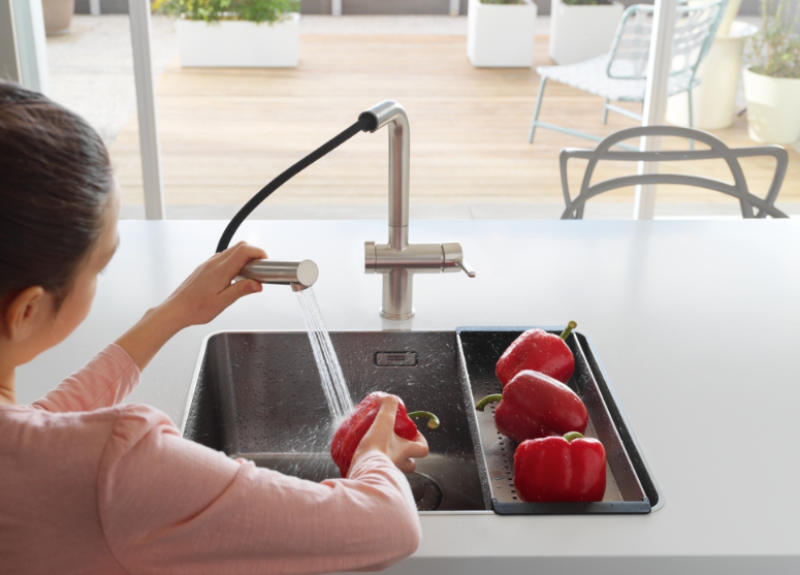 Franke Active Twist Ettgreppsblandare Rostfritt Stål-utseende med Utdragbar Utlopp och Integrerad Avfallshantering 115.0653.505