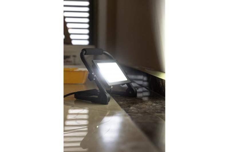 NELI Bärbar Strålkastare, LED, 30W, 2700lm, 6400K, AC220-240V, IP65, 1.5m kabel