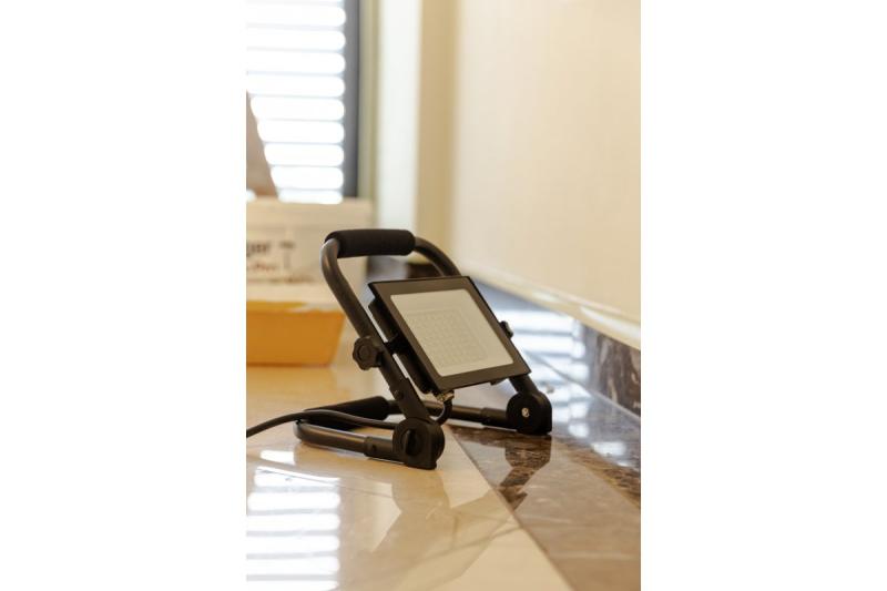 NELI Bärbar Strålkastare, LED, 30W, 2700lm, 6400K, AC220-240V, IP65, 1.5m kabel