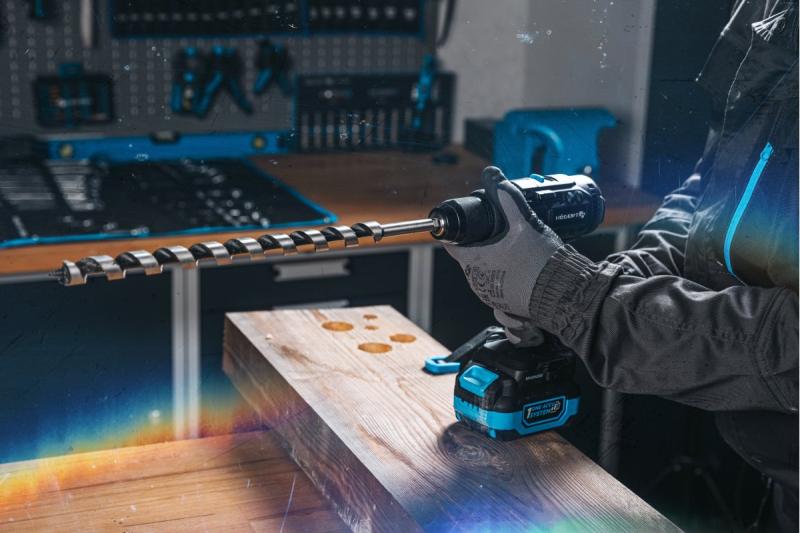 Högert Sladdlös borstlös slagborrmaskin 18V för tegel, sten, trä, metall och plast.