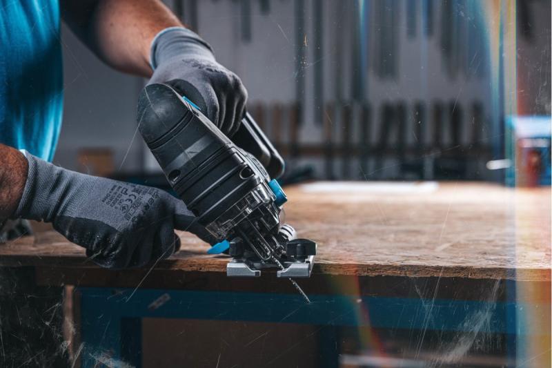 HÖGERT batteridriven sticksåg, 18V, vibrationsdämpande handtag - utan batteri.