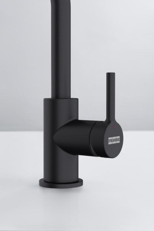 Franke Lina L Kökskran Svängbar Utlopp Svart 115.0693.393