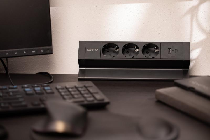 Möbeluttag BASCO, 3xSCHUKO, USB A+C, kabel 1,5 m, svart