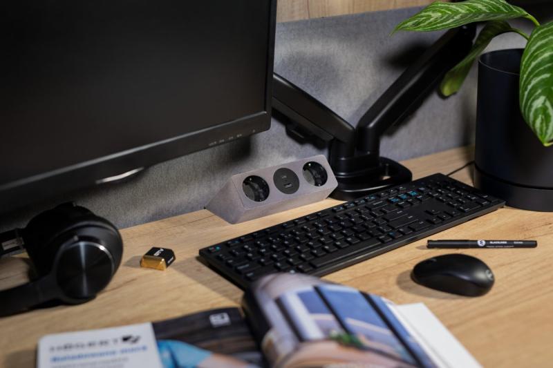 Möbeluttag SOFITO, 2xSCHUKO, USB A+C, kabel 1,5 m, grå flock