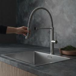Pure.Sink Luxion Massiv rostfri köksblandare Profi med flexibel utloppsrör och 2 stråltyper PLXFLEX-02