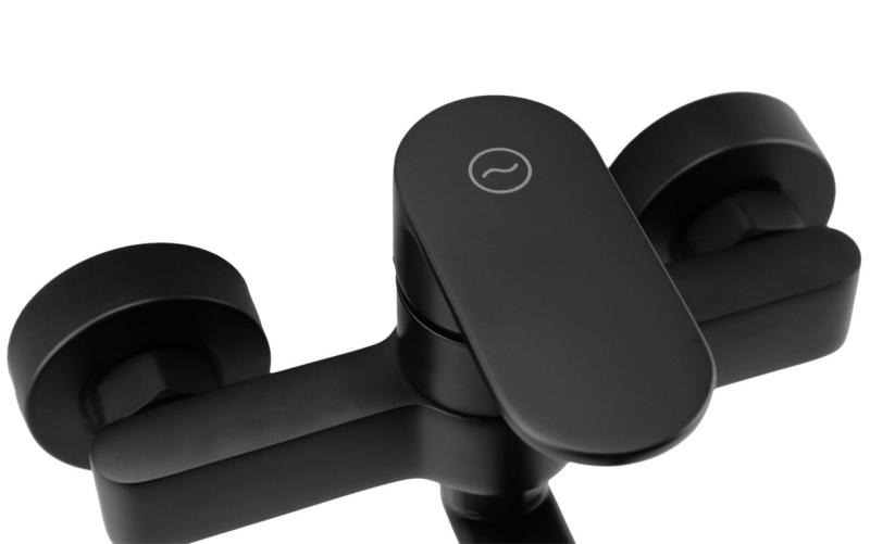 Aquanello Casa Enspaks kökskran svart med utlopp 15 cm BL-1415-CS