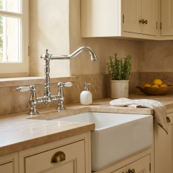 Aquanello Heritage Manor Klassisk kök Nostalgisk bro Kökskran Krom med vit handtag CR-0010-HM