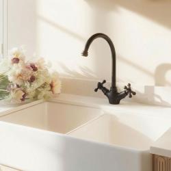 Aquanello Heritage Ascot Klassisk kökskran i nostalgisk stil, svart med rund pip BL-4003-HA